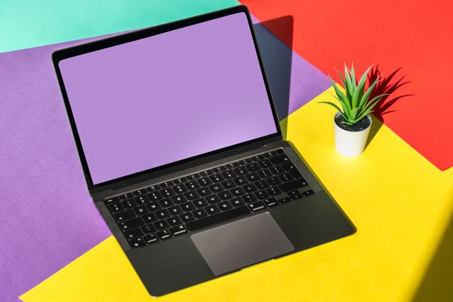 Z Logotec App Studio możesz stworzyć aplikacje kompatybilne z większością urządzeń.